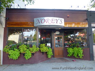 Newport Norey's Bar & Grille