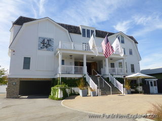 Newport Forty 1° North Marina Resort